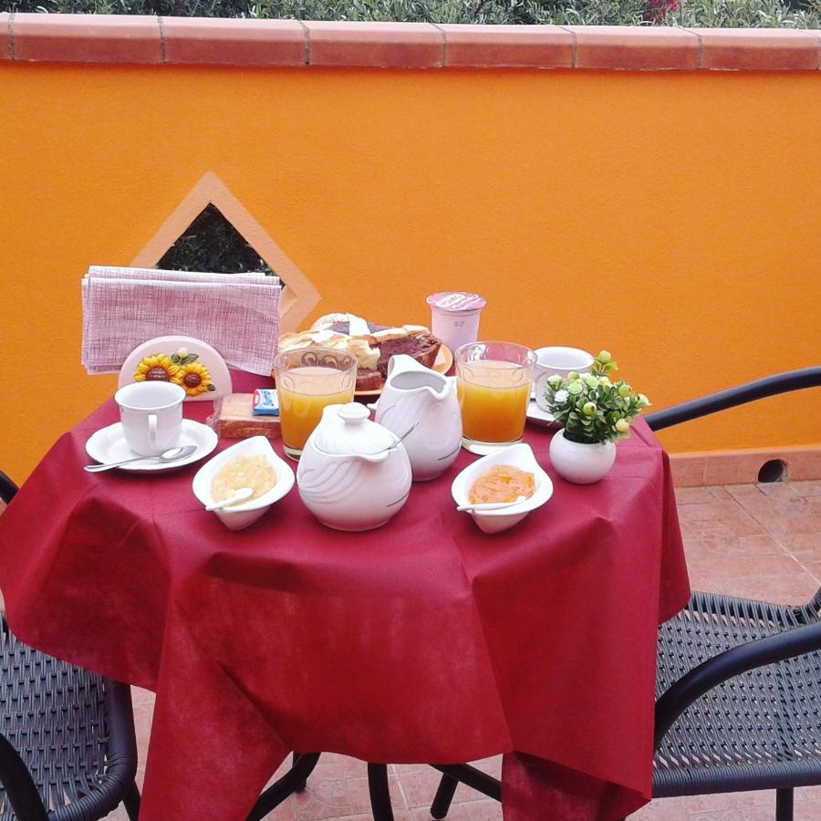 B&B Il Girasole SantʼAnna Arresi Exterior foto