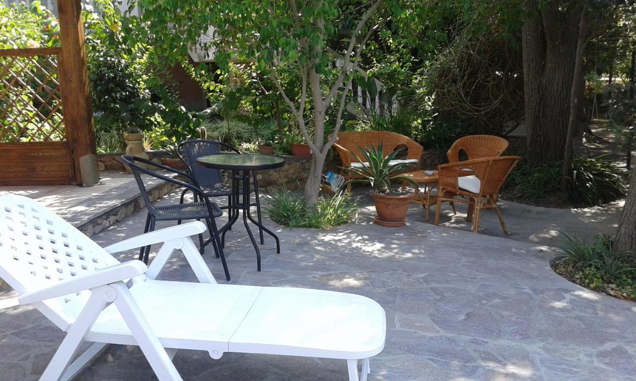 B&B Il Girasole SantʼAnna Arresi Exterior foto