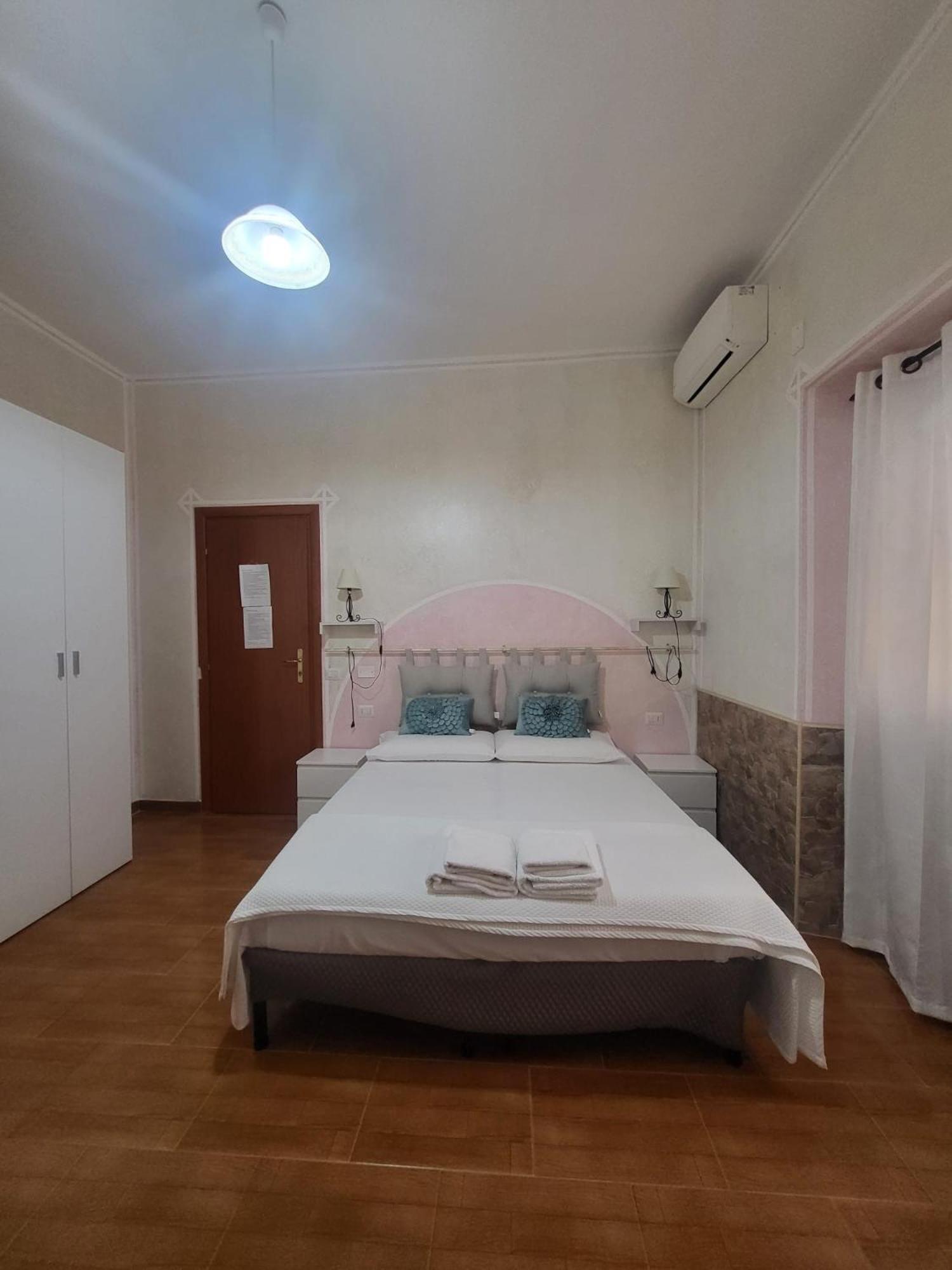 B&B Il Girasole SantʼAnna Arresi Exterior foto